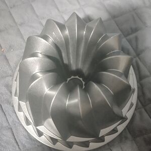 Nordic Ware Kugelhopf Bundt Cake Pan 10 Cups